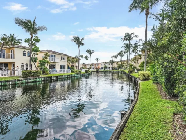 Продажа дома по адресу 3123 NE 210th St - фото 9480983