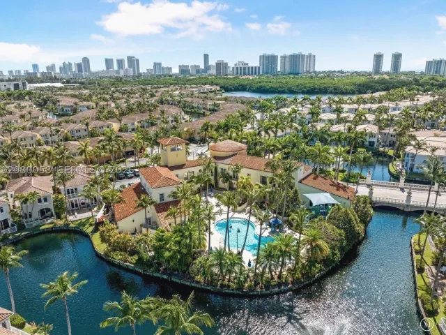 Продажа дома по адресу 3123 NE 210th St - фото 9480985