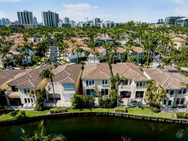 Продажа дома по адресу 3123 NE 210th St - фото 9480986