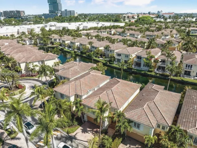 Продажа дома по адресу 3123 NE 210th St - фото 9480990