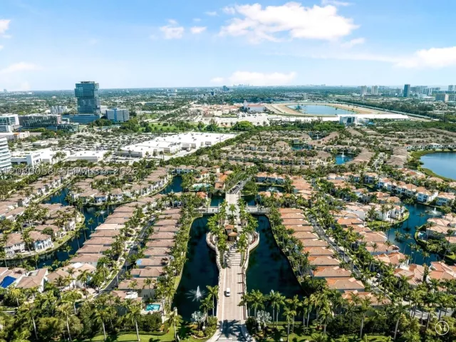Продажа дома по адресу 3123 NE 210th St - фото 9480991