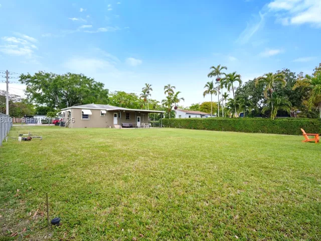 Продажа дома по адресу 14031 NW 5th Ave - фото 9483111
