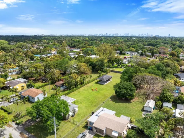 Продажа дома по адресу 14031 NW 5th Ave - фото 9483113