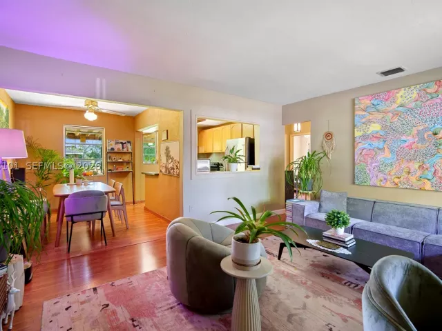Продажа дома по адресу 14031 NW 5th Ave - фото 9483102