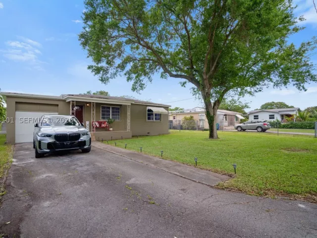 Продажа дома по адресу 14031 NW 5th Ave - фото 9483121