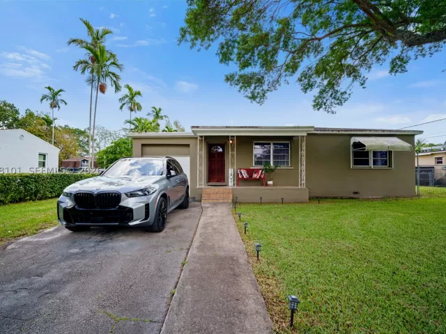 Продажа дома по адресу 14031 NW 5th Ave - фото 9483122