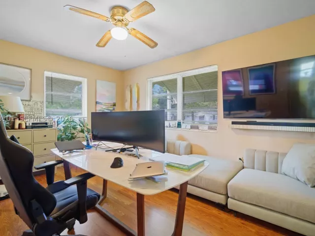 Продажа дома по адресу 14031 NW 5th Ave - фото 9483124