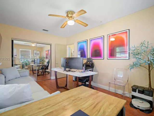 Продажа дома по адресу 14031 NW 5th Ave - фото 9483126