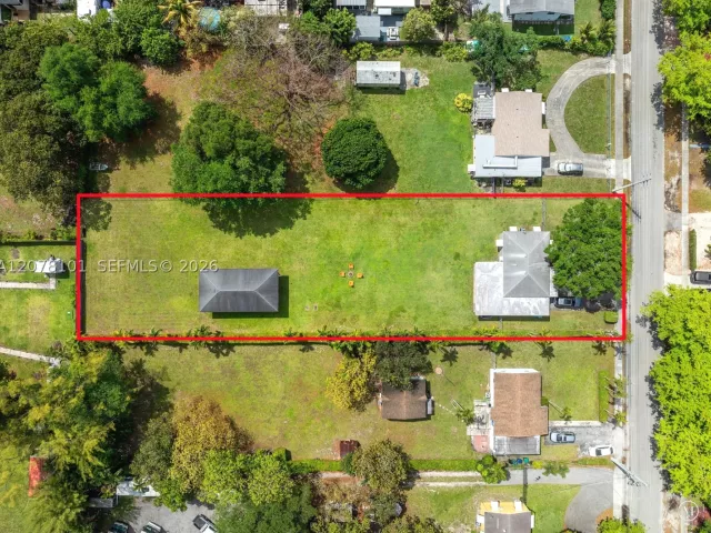 Продажа дома по адресу 14031 NW 5th Ave - фото 9483103