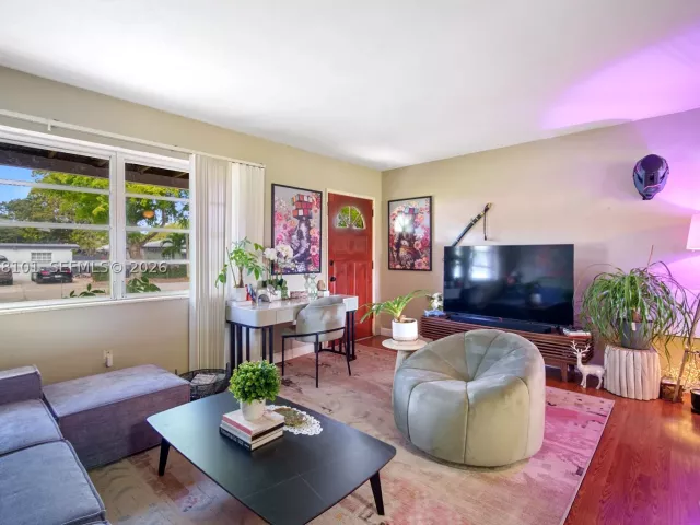 Продажа дома по адресу 14031 NW 5th Ave - фото 9483137
