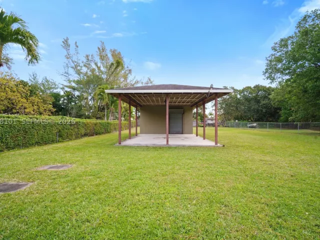 Продажа дома по адресу 14031 NW 5th Ave - фото 9483107