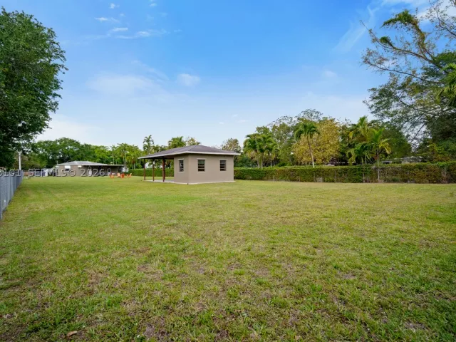 Продажа дома по адресу 14031 NW 5th Ave - фото 9483109