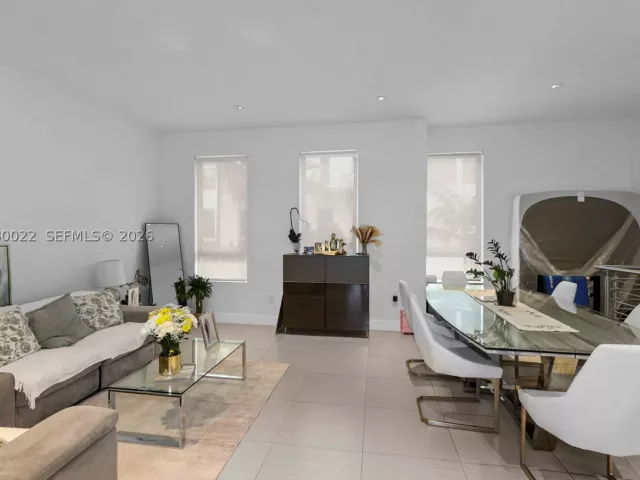 Продажа дома по адресу 9123 NW 33rd St - фото 9478012