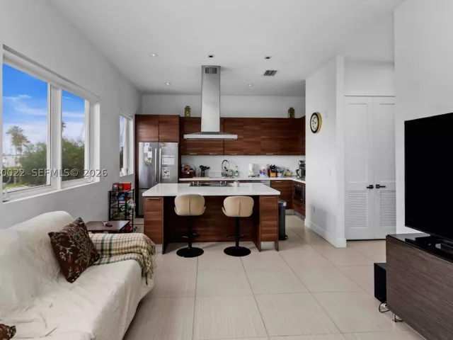 Продажа дома по адресу 9123 NW 33rd St - фото 9478015