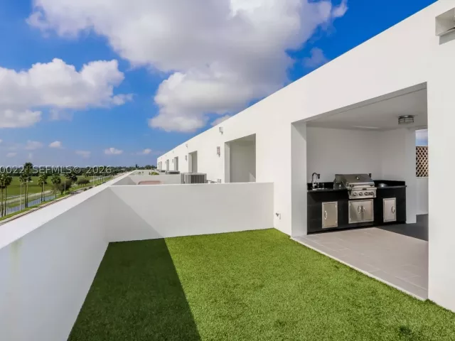 Продажа дома по адресу 9123 NW 33rd St - фото 9478027