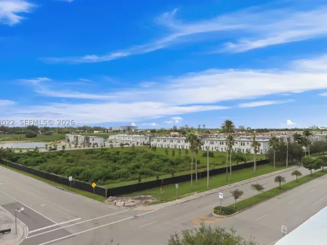 Продажа дома по адресу 9123 NW 33rd St - фото 9478029