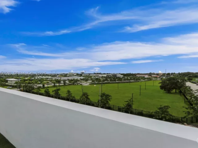 Продажа дома по адресу 9123 NW 33rd St - фото 9478030