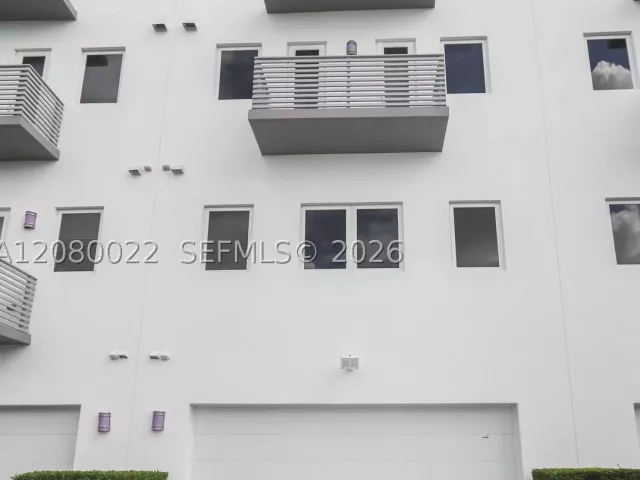 Продажа дома по адресу 9123 NW 33rd St - фото 9478034
