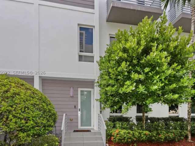 Продажа дома по адресу 9123 NW 33rd St - фото 9478035