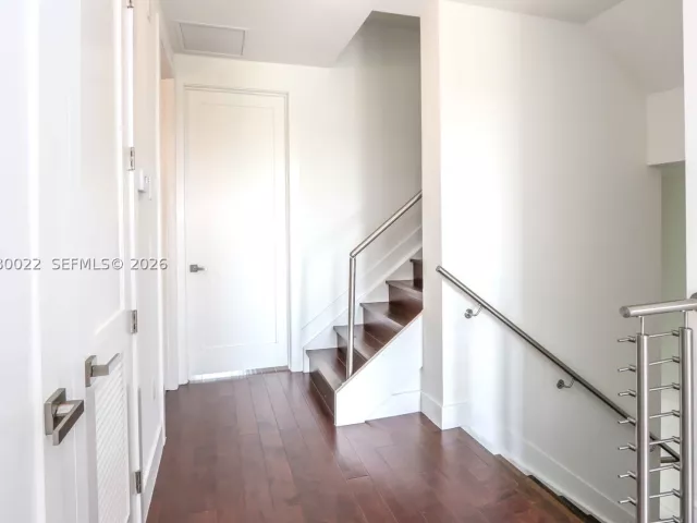 Продажа дома по адресу 9123 NW 33rd St - фото 9478004