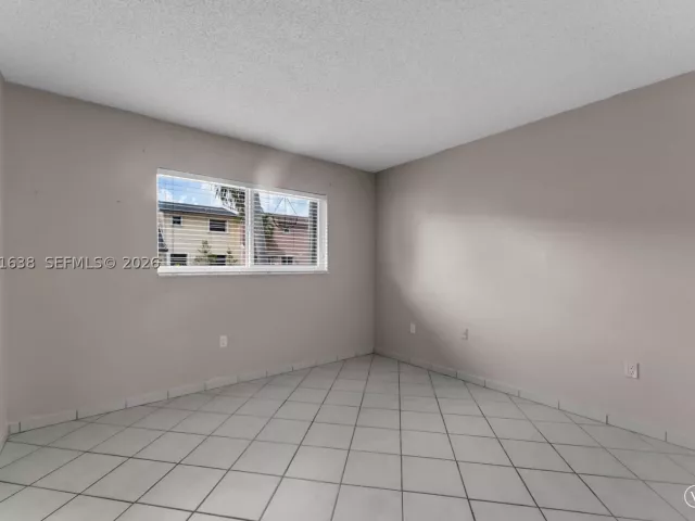 Продажа дома по адресу 2018 SW 103rd Ct - фото 9481477