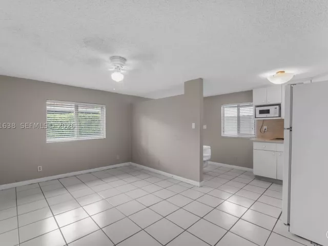 Продажа дома по адресу 2018 SW 103rd Ct - фото 9481483