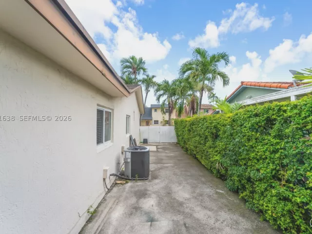 Продажа дома по адресу 2018 SW 103rd Ct - фото 9481489