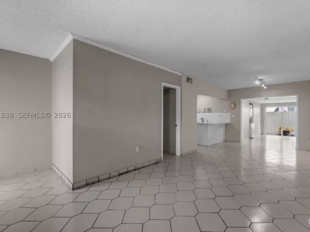 Продажа дома по адресу 2018 SW 103rd Ct - фото 9481470