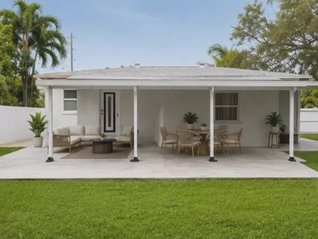 Продажа дома по адресу 204 SW 7th Ave - фото 9464977