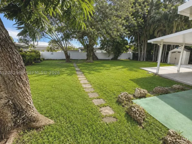 Продажа дома по адресу 204 SW 7th Ave - фото 9464979
