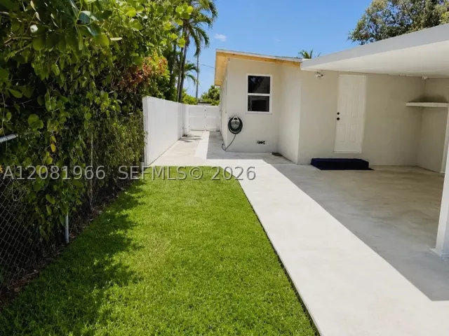 Продажа дома по адресу 204 SW 7th Ave - фото 9464981
