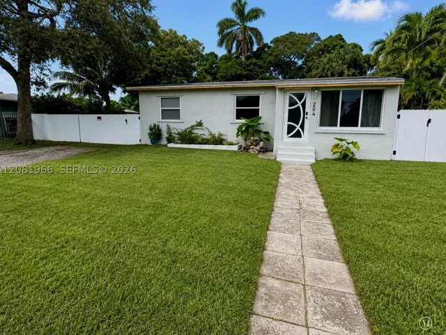 Продажа дома по адресу 204 SW 7th Ave - фото 9464967