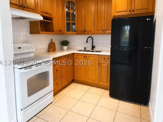 Продажа дома по адресу 204 SW 7th Ave - фото 9464972