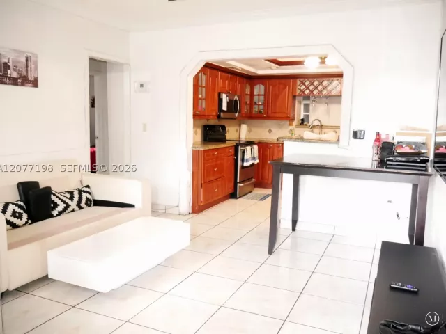 Продажа дома по адресу 2955 NW 102nd St - фото 9481544