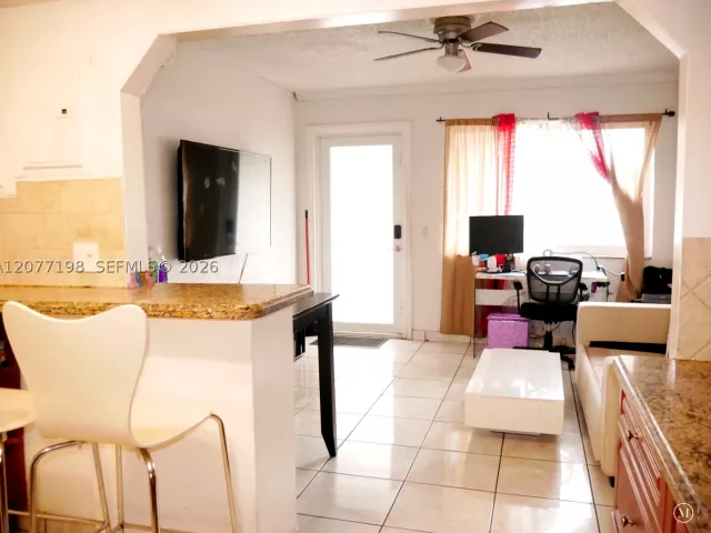 Продажа дома по адресу 2955 NW 102nd St - фото 9481547