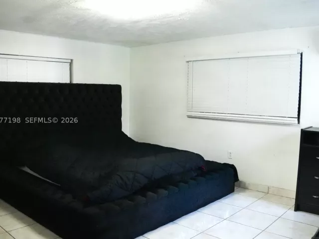 Продажа дома по адресу 2955 NW 102nd St - фото 9481536