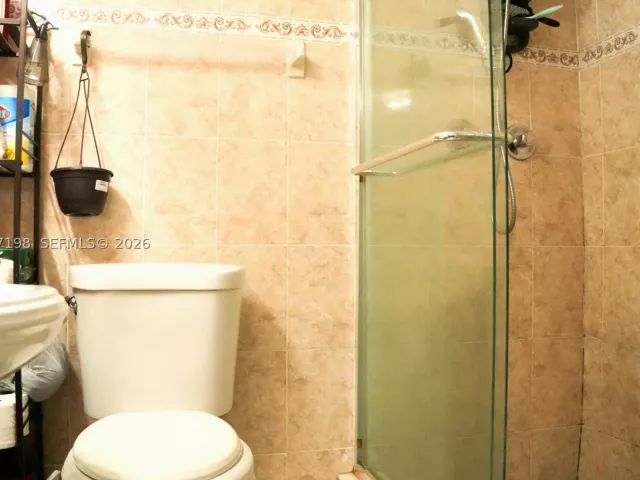 Продажа дома по адресу 2955 NW 102nd St - фото 9481537