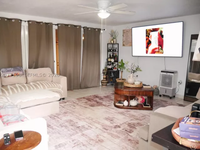 Продажа дома по адресу 2955 NW 102nd St - фото 9481538
