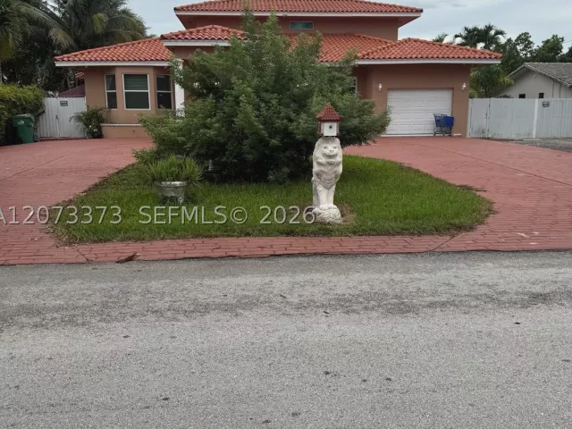 Продажа дома по адресу 13926 SW 14th St - фото 9480681
