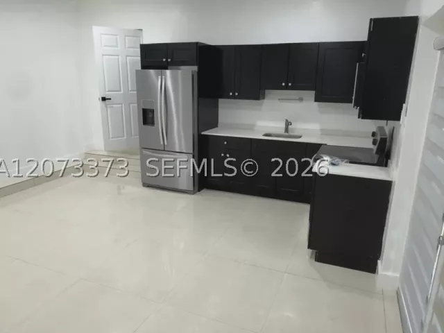 Продажа дома по адресу 13926 SW 14th St - фото 9480683