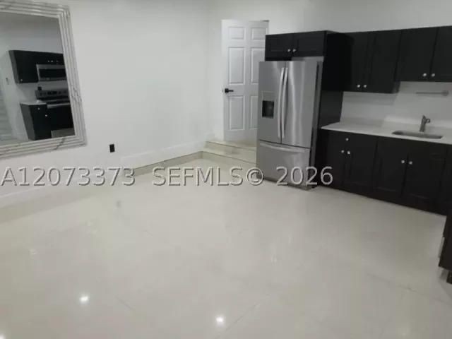 Продажа дома по адресу 13926 SW 14th St - фото 9480684
