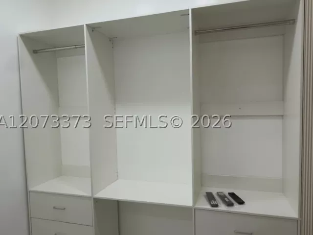 Продажа дома по адресу 13926 SW 14th St - фото 9480687
