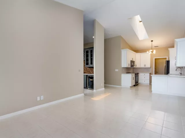 Продажа дома по адресу 8555 Eagle Run Drive - фото 9479752