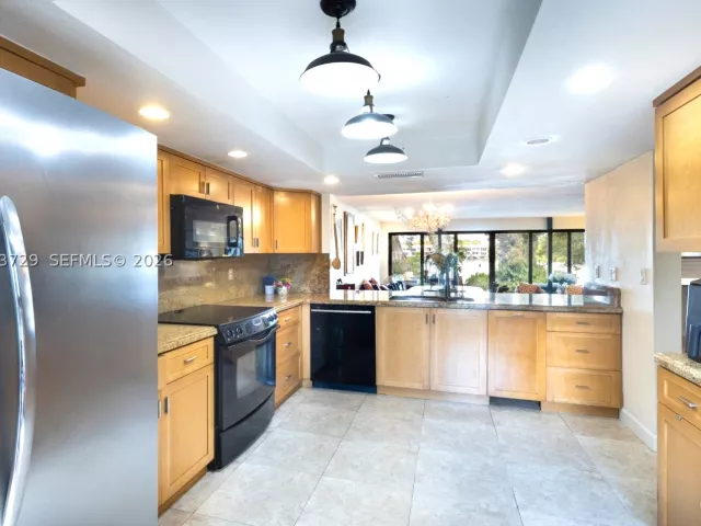 Продажа дома по адресу 4883 SW 71st Pl - фото 9479879