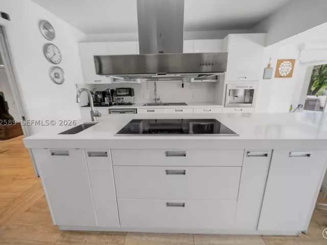 Продажа дома по адресу 9448 NW 54th Doral Cir Ln - фото 9471080