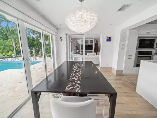 Продажа дома по адресу 9448 NW 54th Doral Cir Ln - фото 9471085