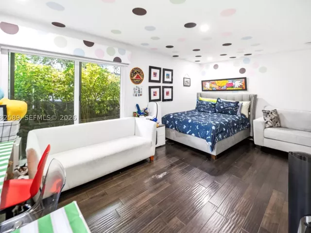 Продажа дома по адресу 9448 NW 54th Doral Cir Ln - фото 9471104