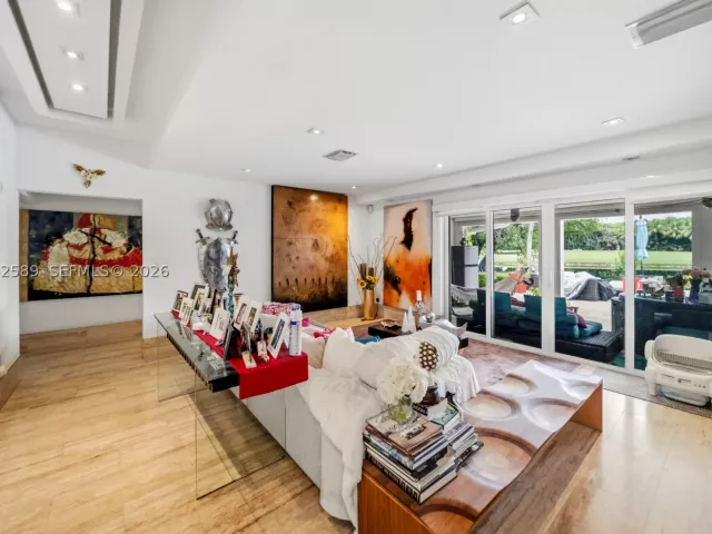 Продажа дома по адресу 9448 NW 54th Doral Cir Ln - фото 9471074