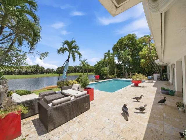 Продажа дома по адресу 9448 NW 54th Doral Cir Ln - фото 9471111
