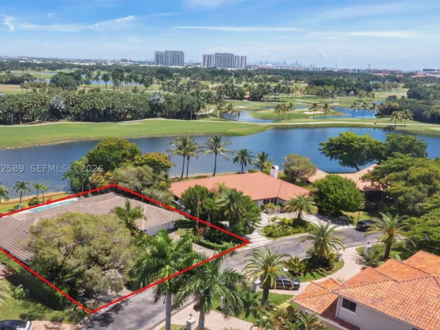 Продажа дома по адресу 9448 NW 54th Doral Cir Ln - фото 9471114